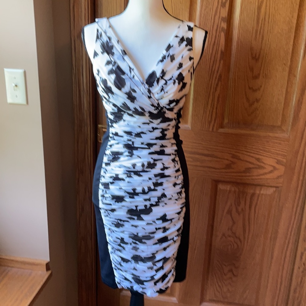 Sleeveless V-Neck Black and White Ruched Midi Dress